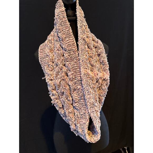 Steve Madden Pastel Colored Infinity Knitted Scarf - Picture 1 of 3